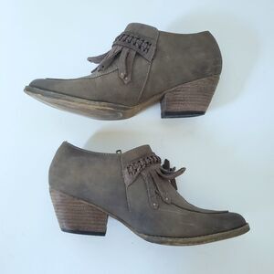 Very Volatile VEGAN Kilty Ankle Booties Size 8